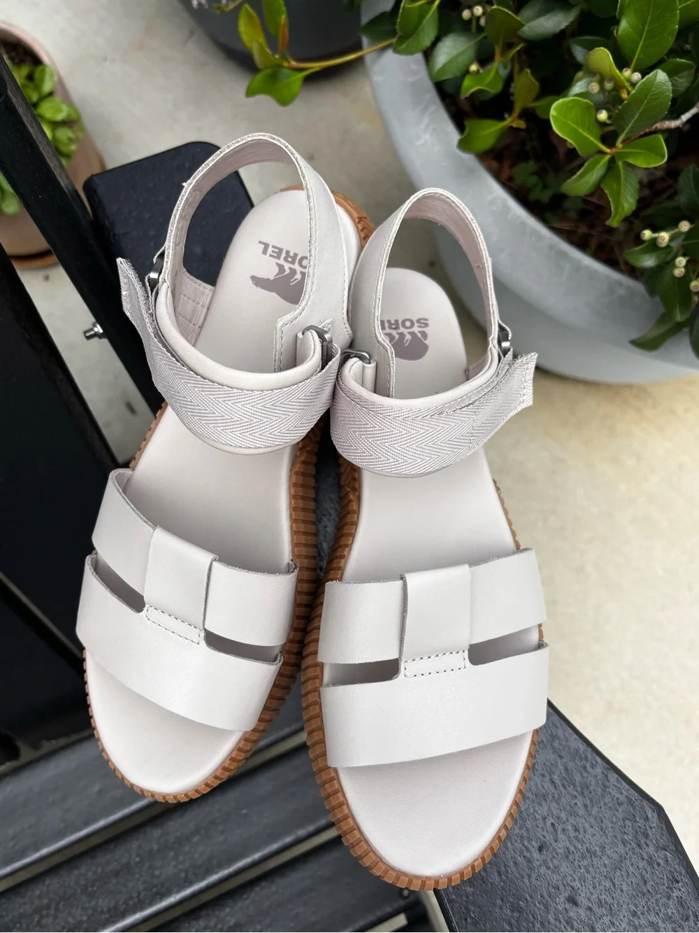 Sorel offWhite Leather Strappy Platform Sandals with Gum Sole new without tags